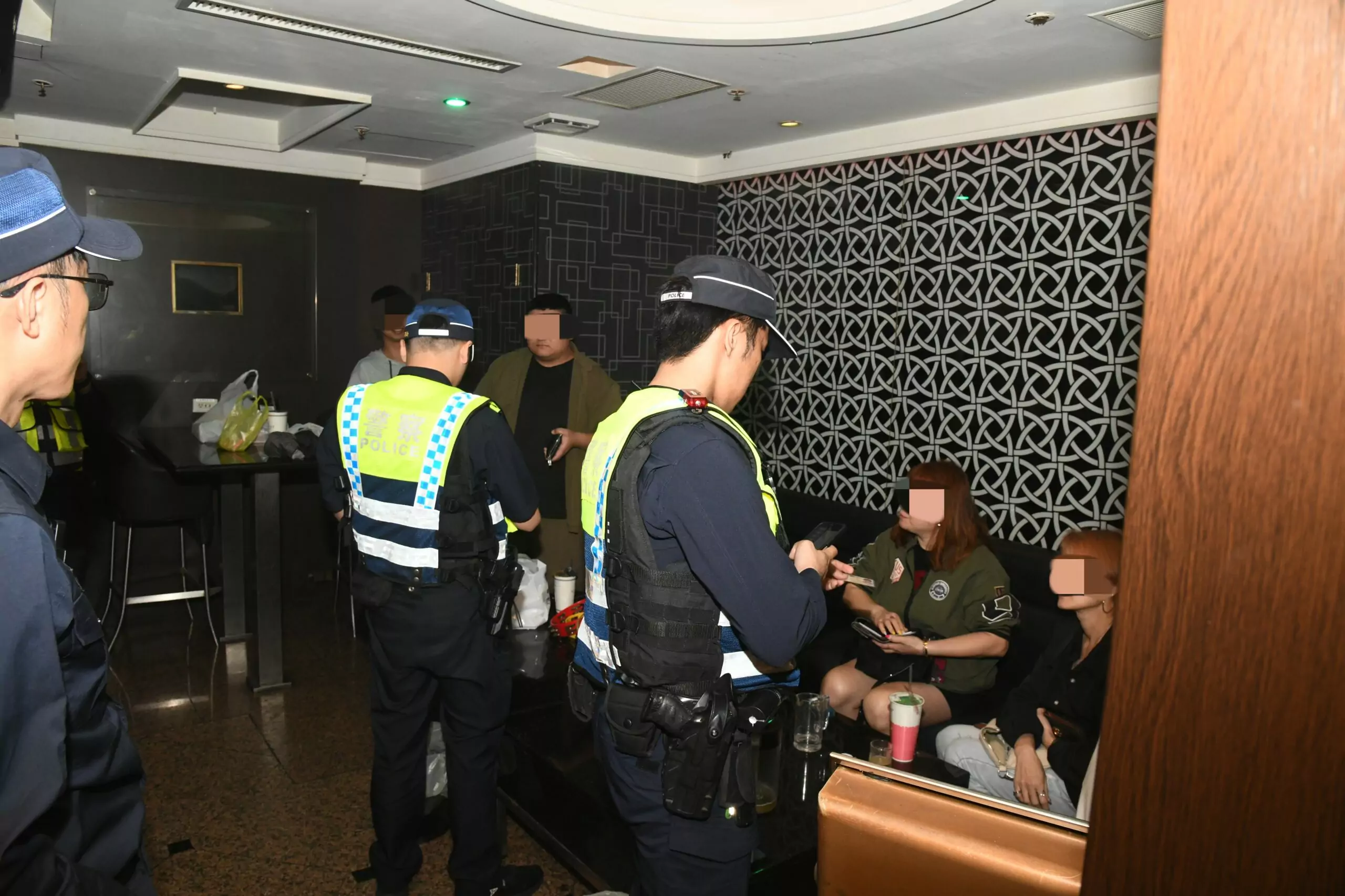 壢警鐵腕執行「雷霆除暴專案」查獲4件毒品案逮14人 壢警鐵腕執行「雷霆除暴專案」查獲4件毒品案逮14人