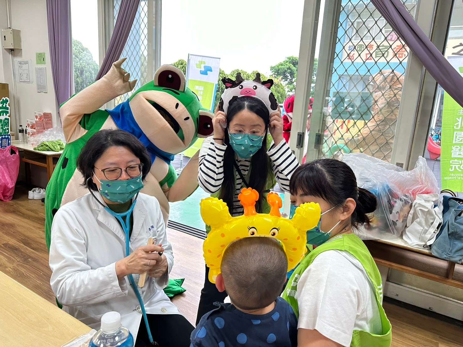 守護偏鄉弱勢兒童健康 部桃前進育幼院舉辦義診活動 LINE ALBUM 2024330 1 240330 2