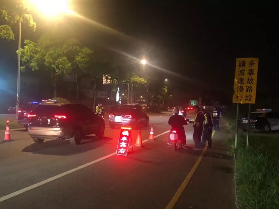 男子吸毒駕車搖晃不穩 龍潭警及時攔查送辦 男子吸毒駕車搖晃不穩 龍潭警及時攔查送辦
