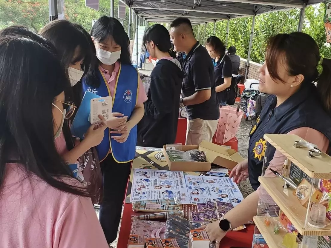 龍潭警前進校園徵才活動 教民眾戳破詐團謊言 龍潭警前進校園徵才活動 教民眾戳破詐團謊言