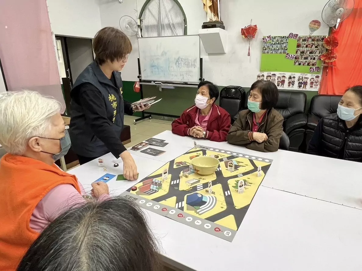 龜山警前進聖保祿文化健康站 提升長輩防詐免疫力 龜山警前進聖保祿文化健康站 提升長輩防詐免疫力