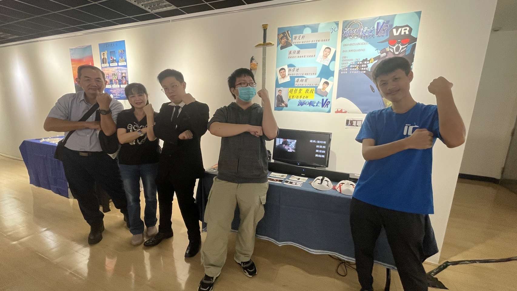 開南大學資傳系畢業製作「無私之心」桃園展出 探討英雄的意義 S 14352461