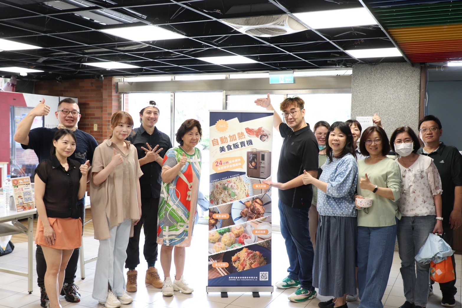 開南大學餐廳引進AI智能販賣機 美味新鮮出爐 S 14639237