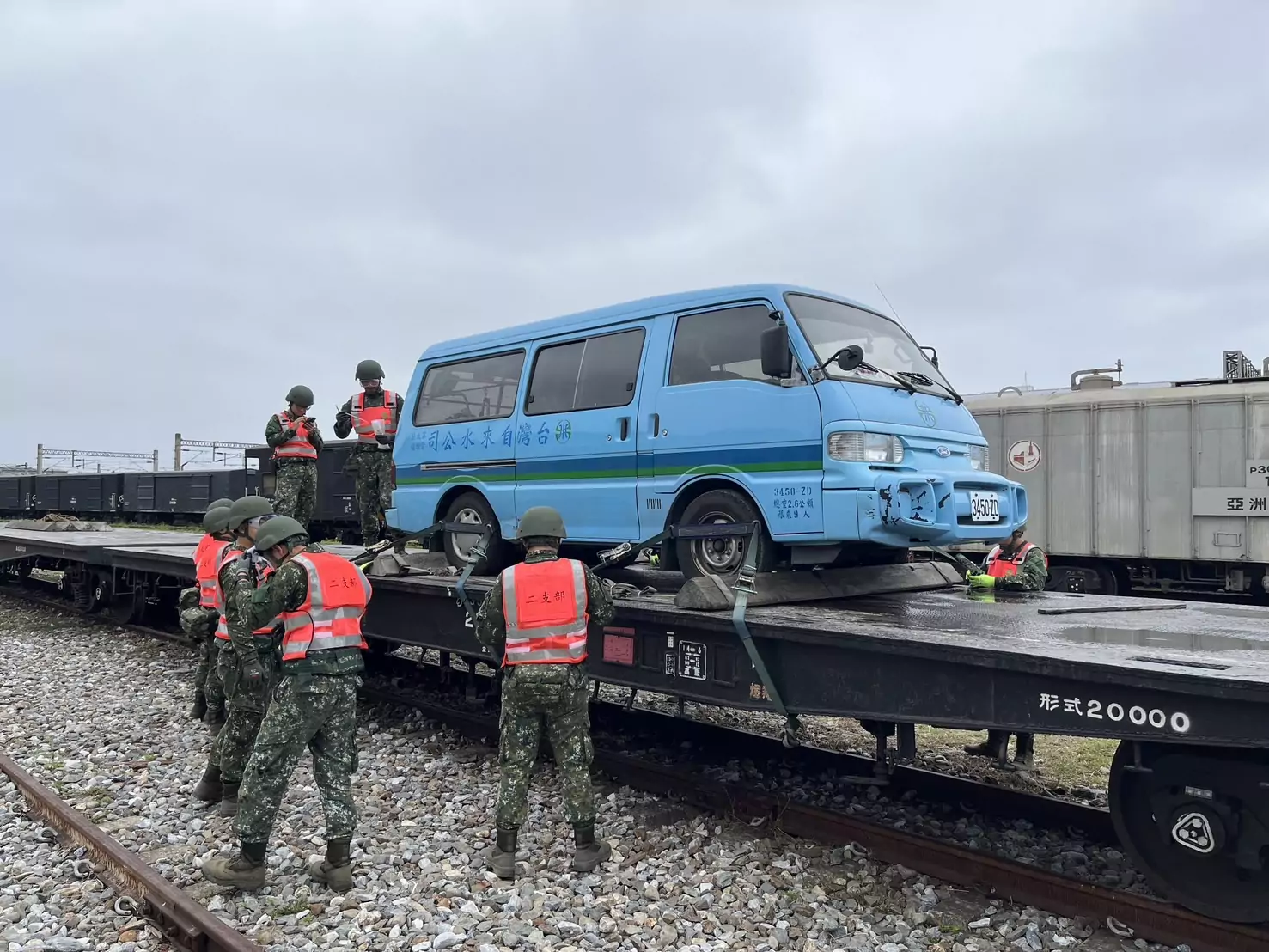 臺鐵恢復開通花東列車 運送物資全力投入救災 S 27222054 0