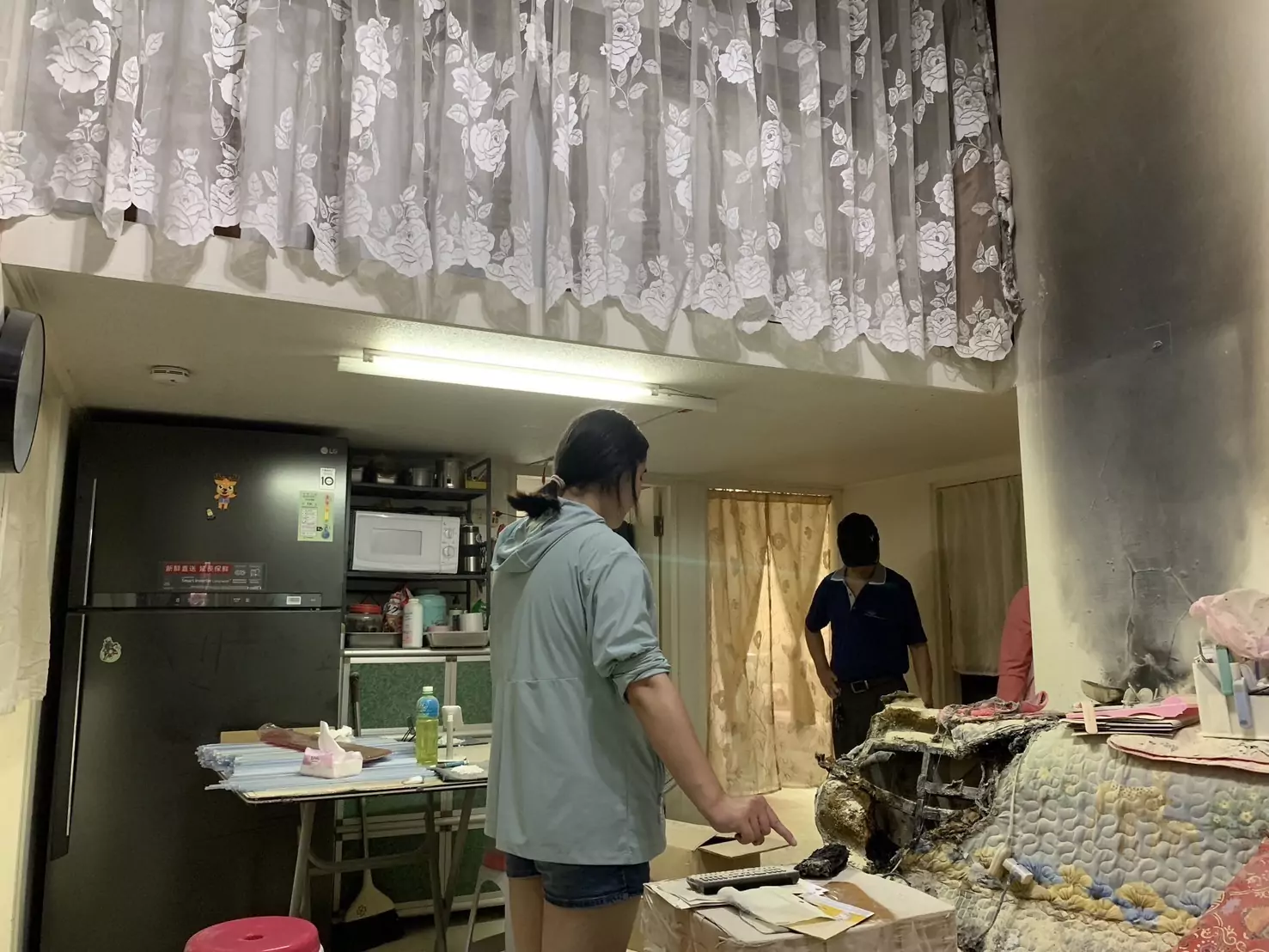 客廳突冒濃煙起火 住警器及時提醒立大功 客廳突冒濃煙起火 住警器及時提醒立大功
