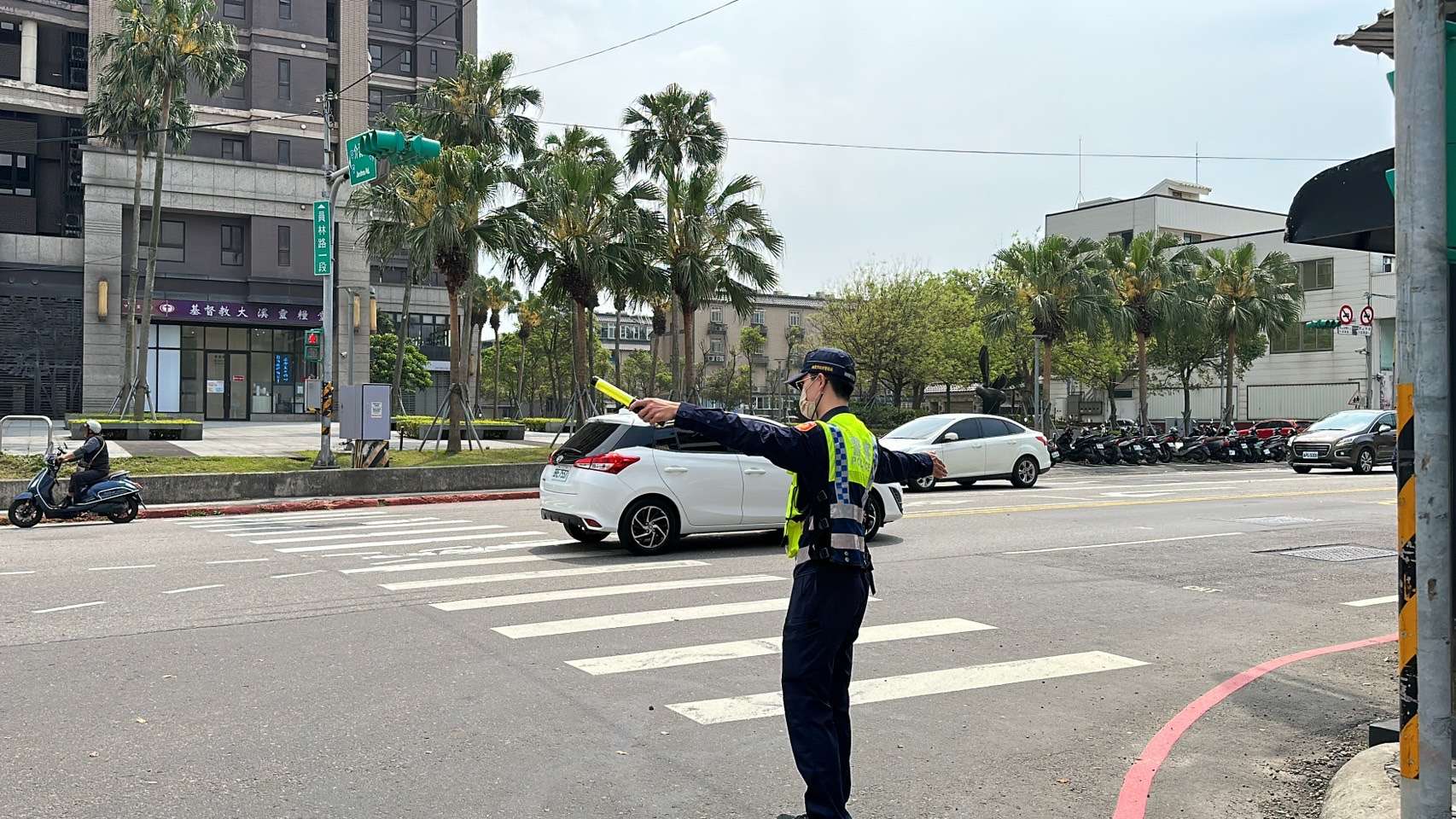 清明連假湧車潮 大溪警籲用路人配合交管 S 9920727 0