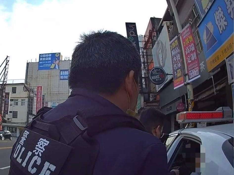 誤信假檢察官詐騙48萬元 龍潭警2小時內火速逮車手 S 9953484 0