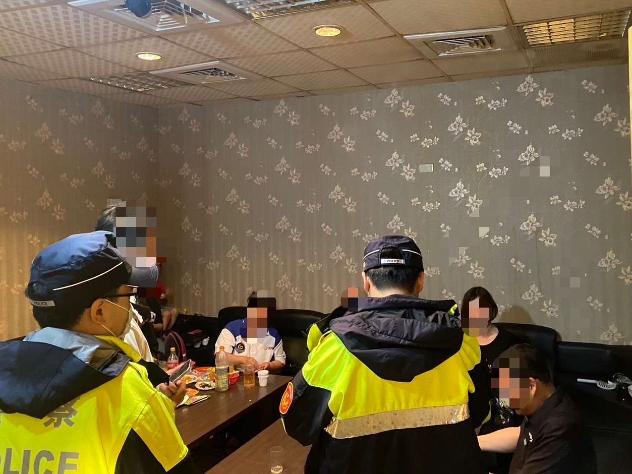 誤信假檢察官詐騙48萬元 龍潭警2小時內火速逮車手 S 9953489 0