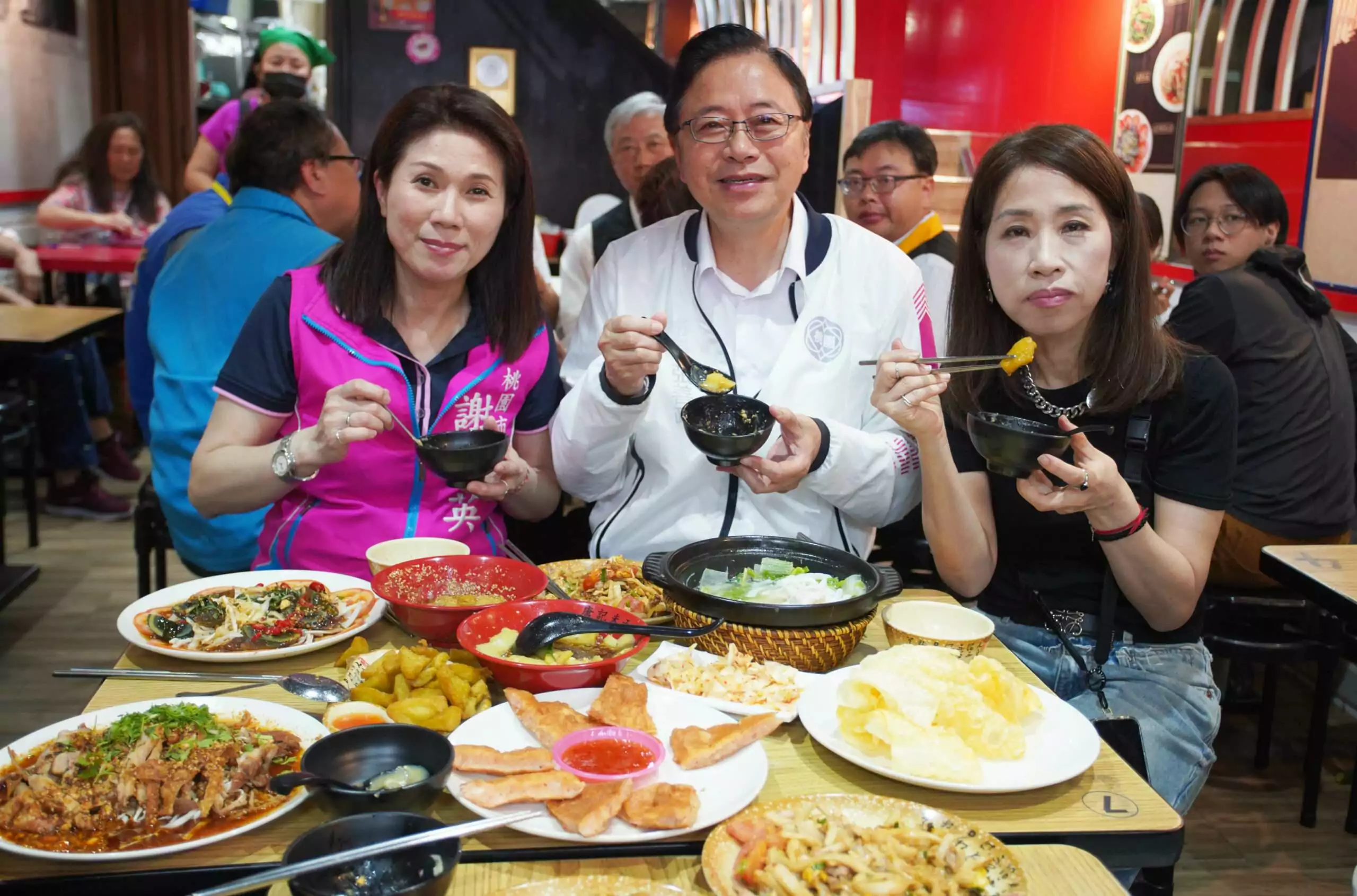 寶林茶室案波及桃園美食!張善政忠貞吃米干挺店家 寶林茶室案波及桃園美食!張善政忠貞吃米干挺店家