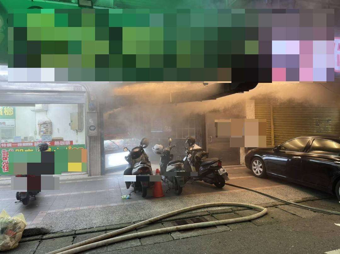 中壢燒烤店驚傳火警 1女子手臂燒燙傷送醫