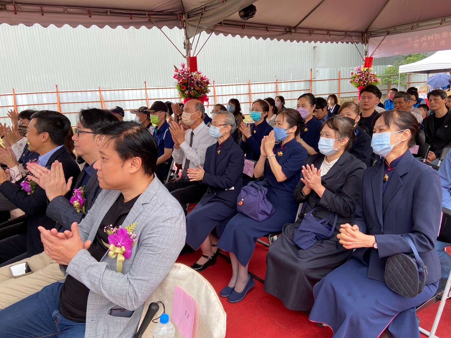 八德榮家打造96床位失智照顧園區 預計115年啟用 八德榮家共融共善 廣邀好鄰居慈濟施永春師兄右五師姐們、榮家自治幹部及加貝爾幼兒 0