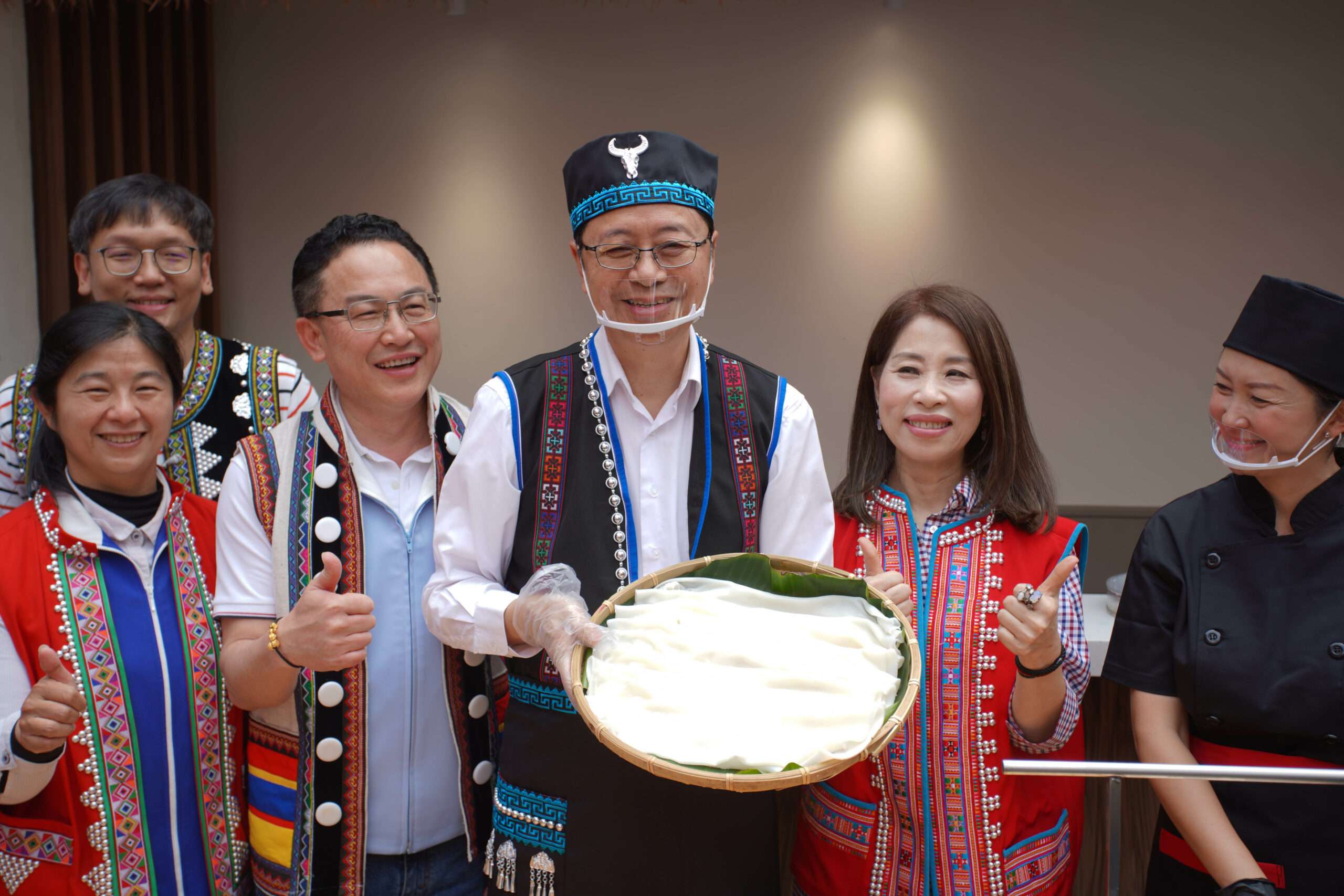 桃園觀旅局「龍岡米干節」4/20登場 展現多元文化魅力 張善政製作米干 scaled