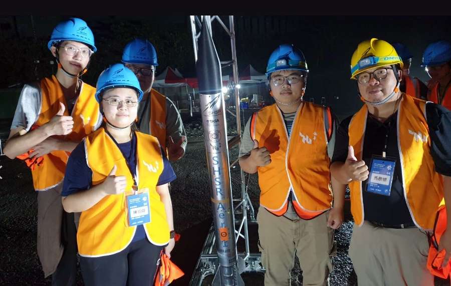 龍華科大五專部推動師徒制 參加比賽屢獲佳績 龍華科大五專師徒制練功有成 1