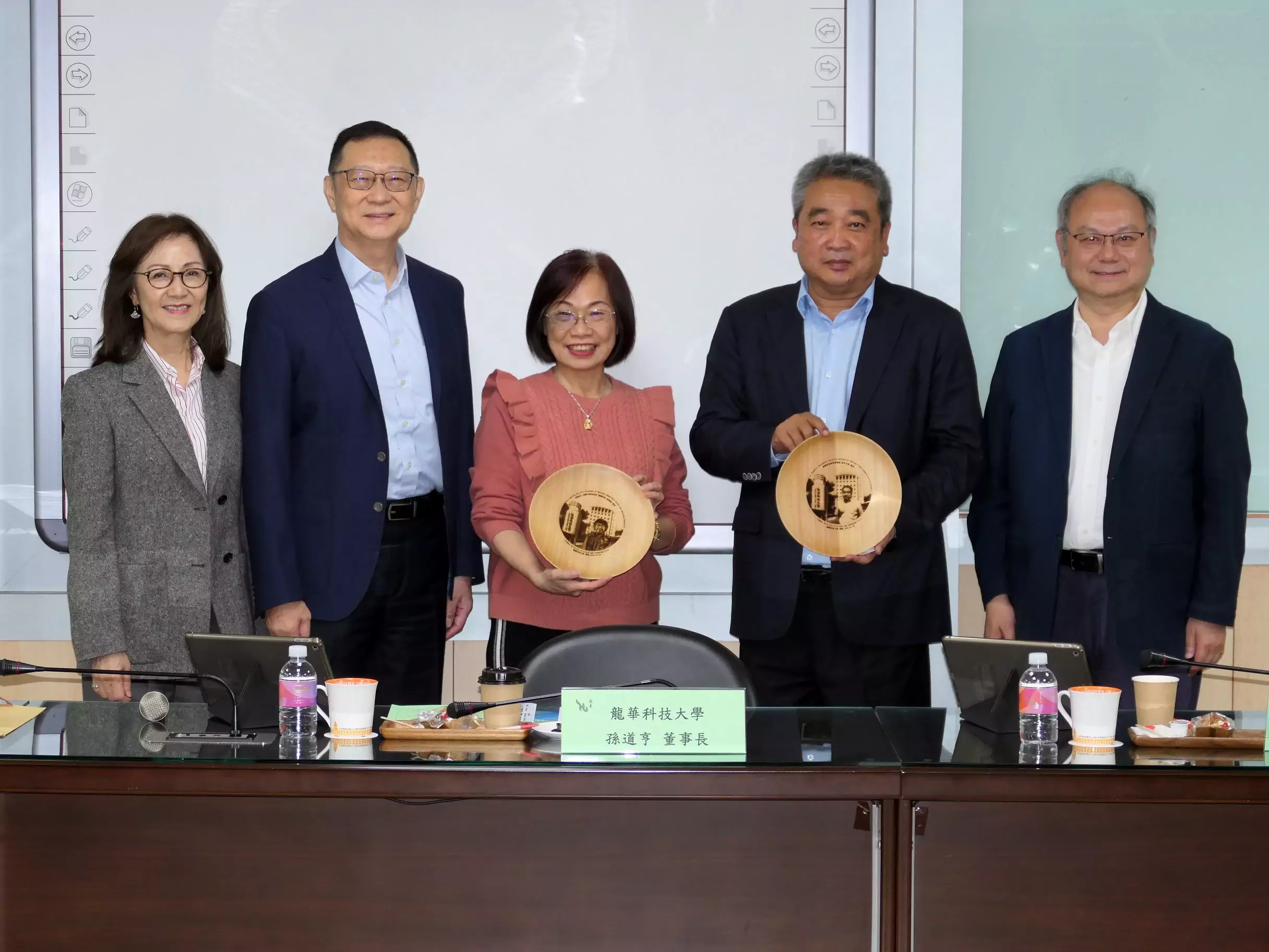 龍華科大泰熱鬧 泰素拉他尼府、東協貿易協會等團體蒞校參訪交流 2