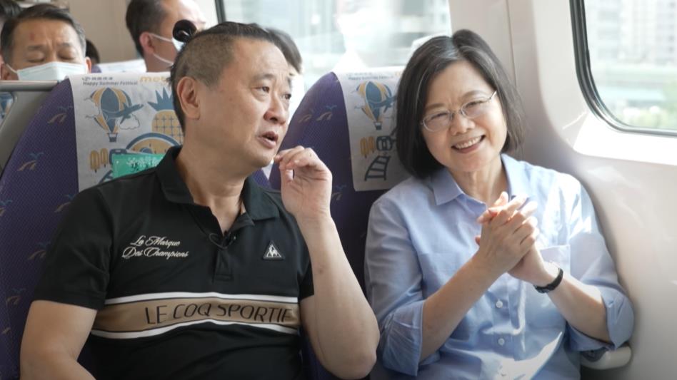 邰智源挑戰當蔡英文「一日幕僚」!感人畫面讓網哭了