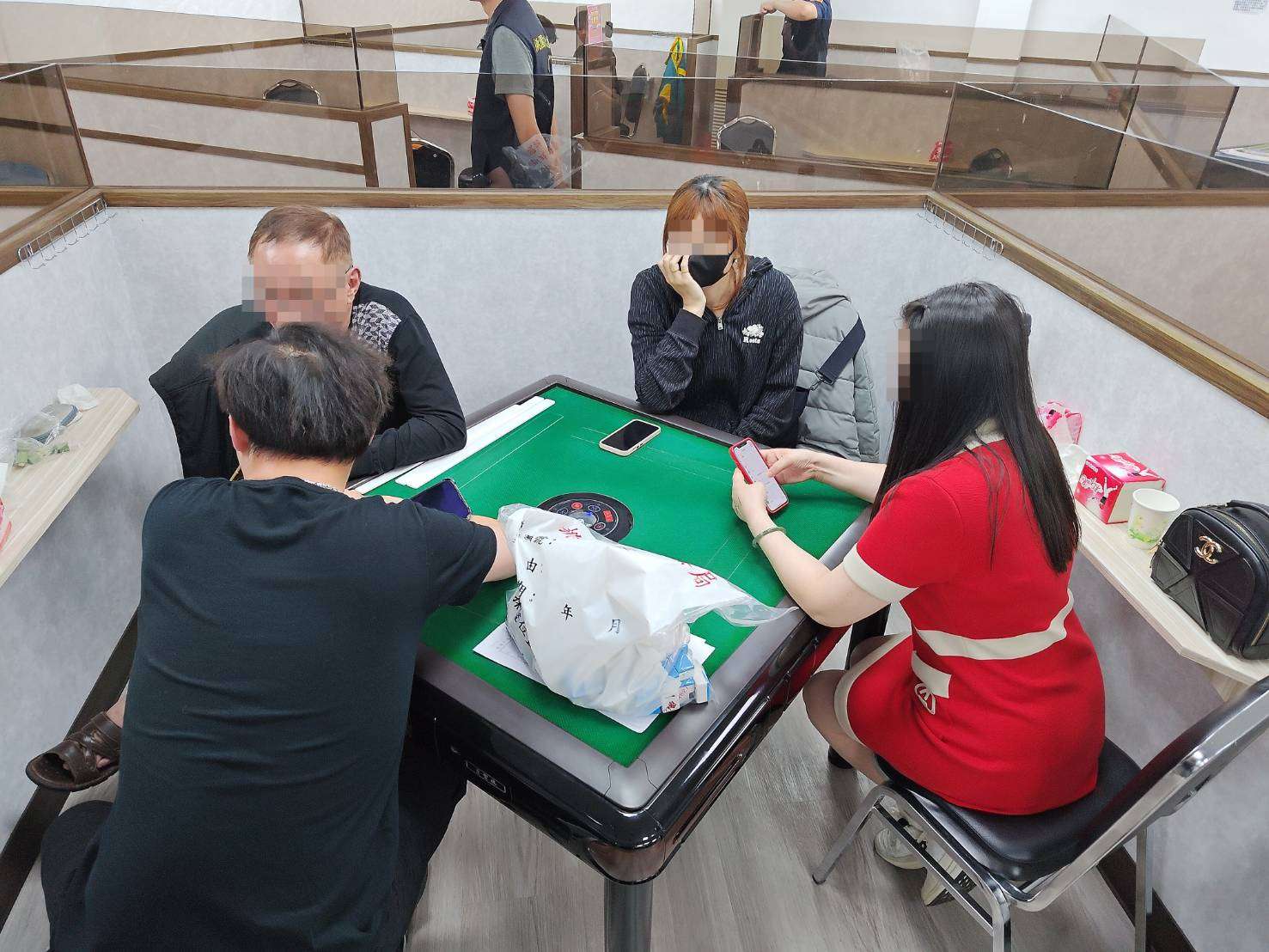 棋牌社多次遭檢舉賭博 桃警逮30人送辦 1822441 0