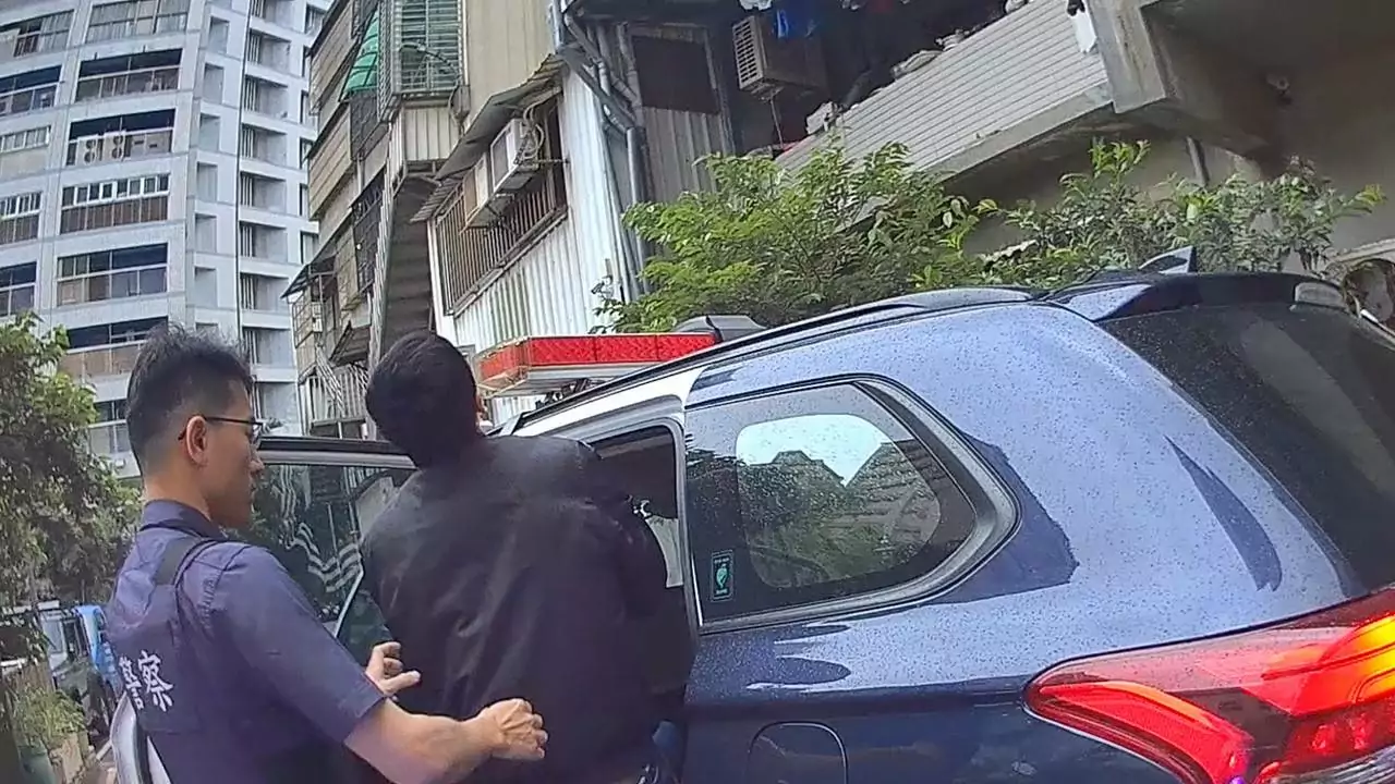失聯移工遇盤查拔腿跑 警民合作火速逮人 1828749