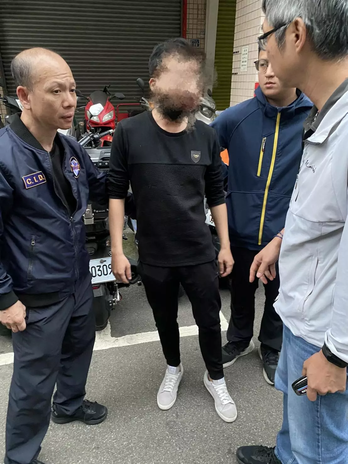 【有片】偽假身分網路收購黃金 男子詐騙故技重施狠狽落網 【有片】偽假身分網路收購黃金 男子詐騙故技重施狠狽落網