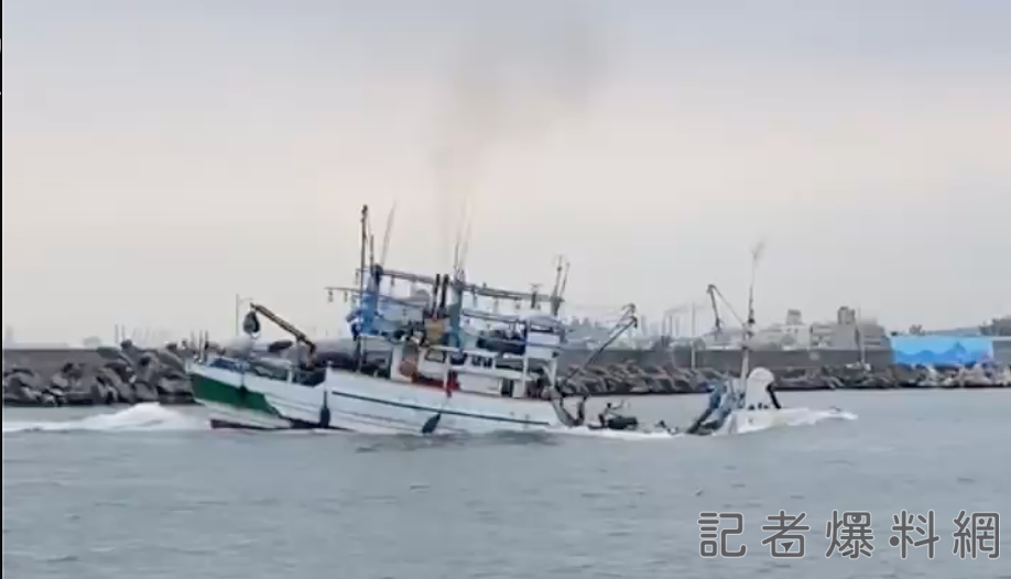 【有片】大豐收導致漁船傾斜?網驚:船底破洞