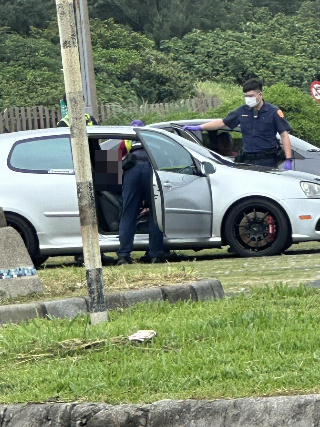 男子竹圍漁港停車場車內昏迷 送醫急救中