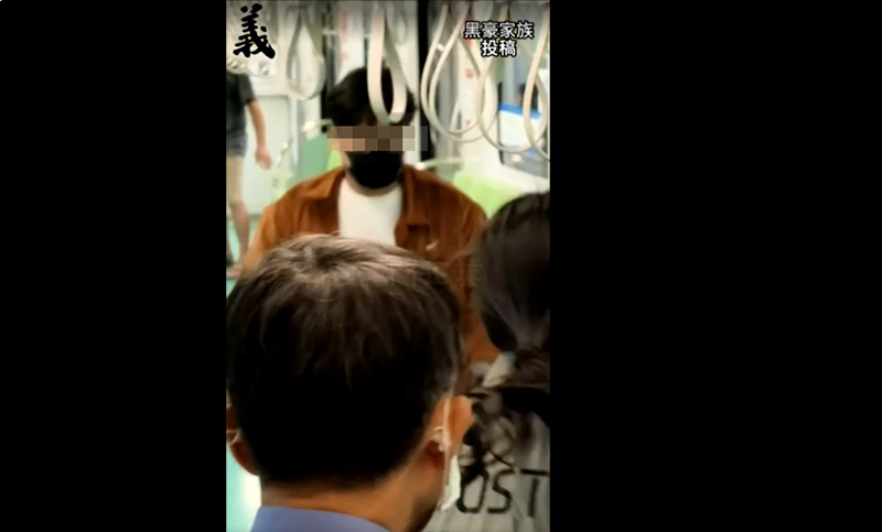男子中捷持刀砍人 遭乘客聯手制伏