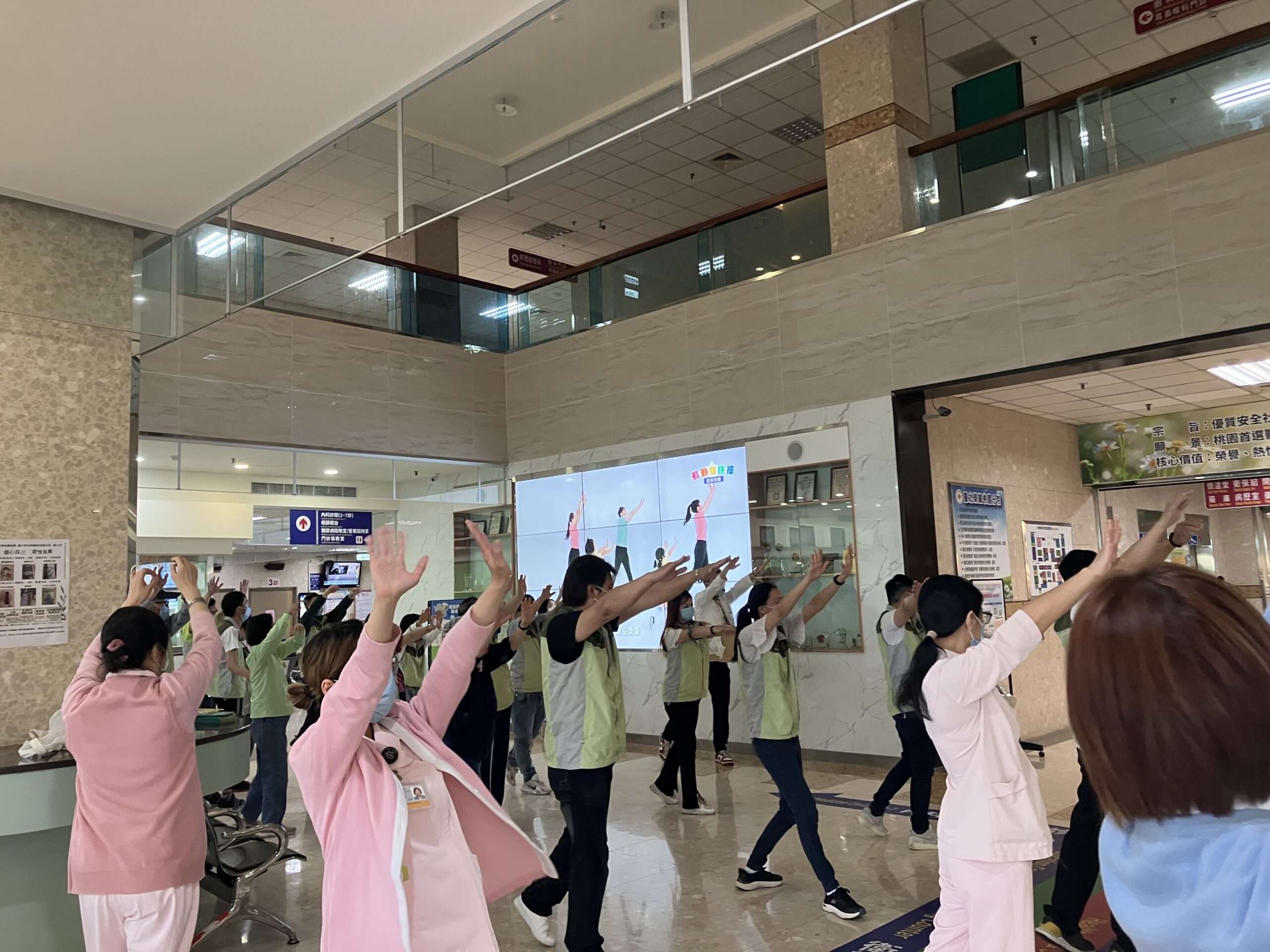 北榮桃園分院帶動跳活動 增加精神科患者社會適應能力 211 scaled