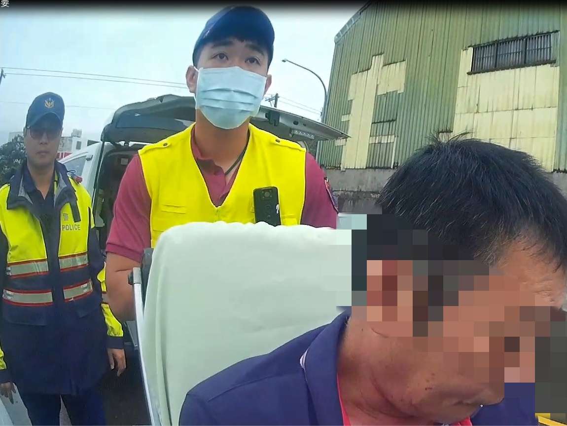 男開車中風喊3關鍵字 壢警5分鐘火速尋人 2 5454