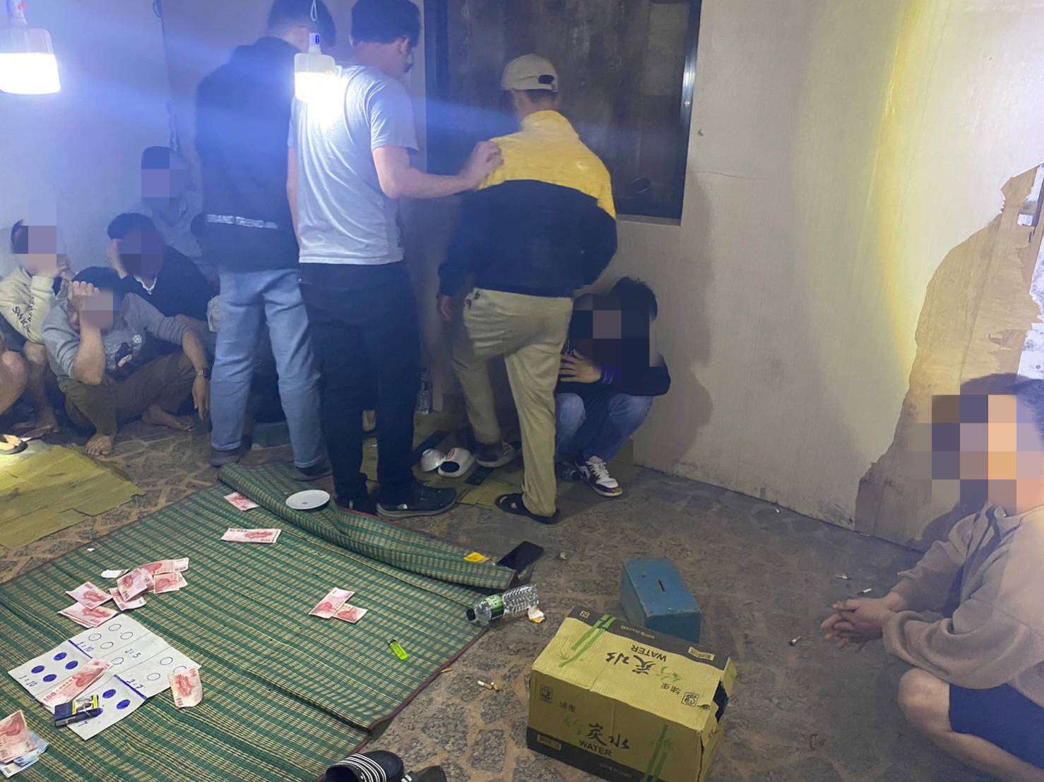大園警破越南「色碟」賭場 負責人、賭客共15人被逮 376006 0