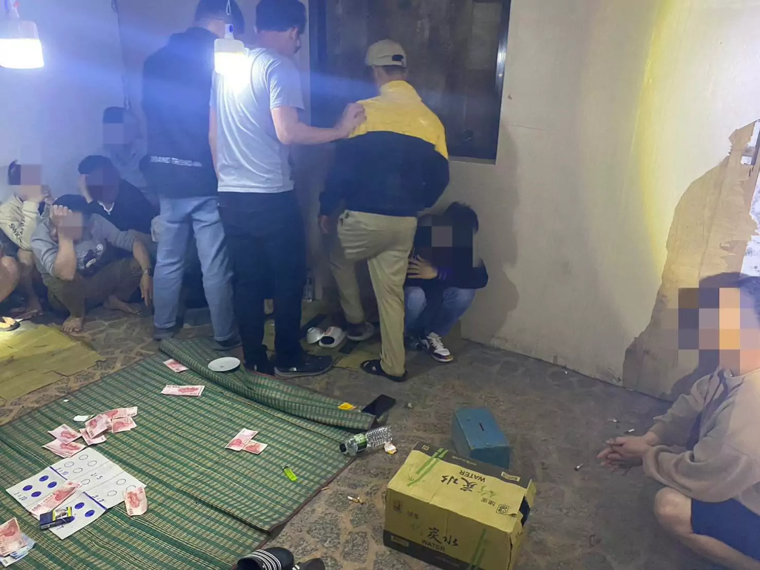 大園警破越南「色碟」賭場 負責人、賭客共15人被逮 376006 0