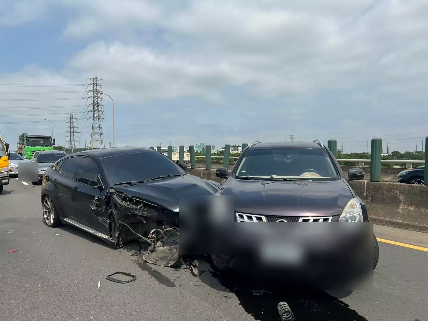 台66大溪段6車連環撞 2人受傷 台66大溪段6車連環撞 2人受傷