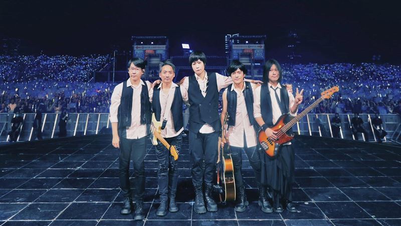 五月天沒假唱重返鳥巢 阿信真實心聲催淚