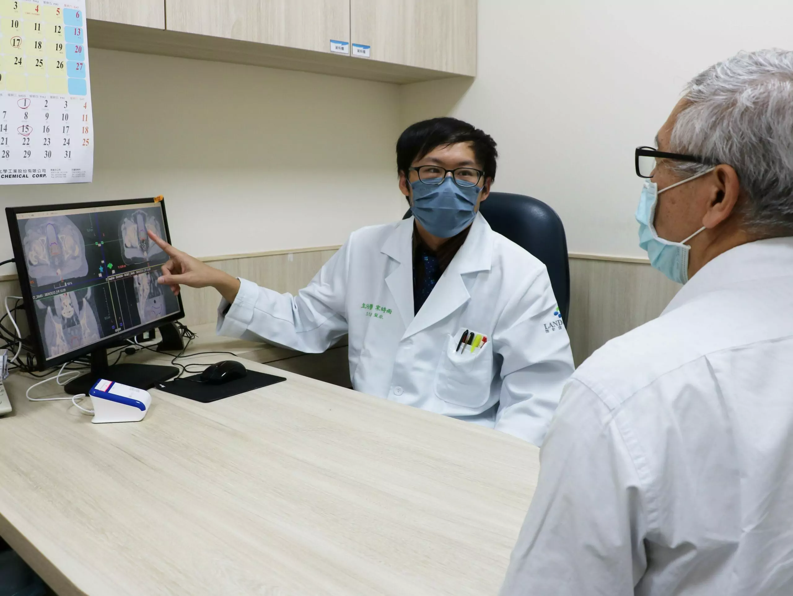 8旬翁攝護腺癌晚期難開刀 聯新國際醫精準治療助重回健康 8旬翁攝護腺癌晚期難開刀 聯新國際醫精準治療助重回健康