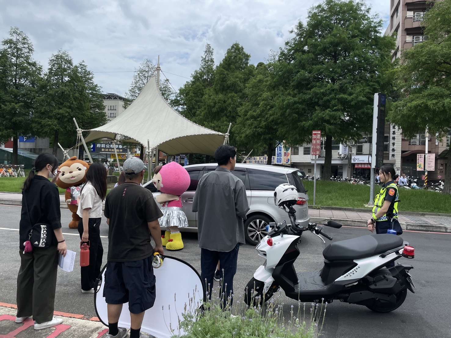 桃市警局強化民眾交安意識 攜手「ㄚ桃、園哥」拍情境劇 S 34373636