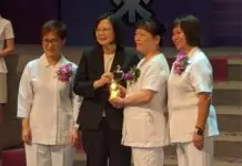 助新手媽媽正確哺餵母乳 林口長庚柳素真獲頒傑出護理人員獎 助新手媽媽正確哺餵母乳 林口長庚柳素真獲頒傑出護理人員獎