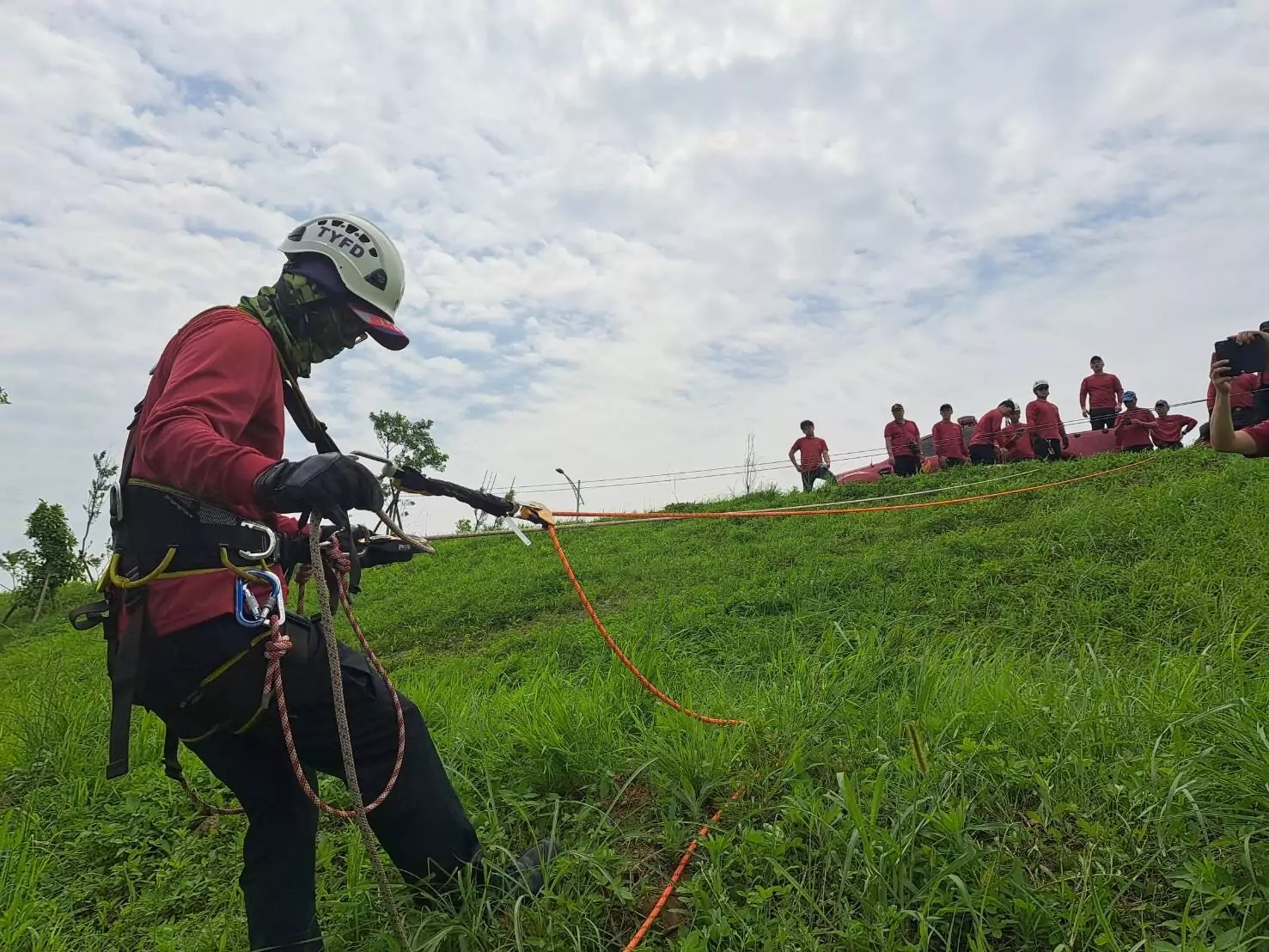 大溪中庄土丘戶外活動夯 桃消圳頂分隊辦理繩索救援訓練 大溪中庄土丘戶外活動夯 桃消圳頂分隊辦理繩索救援訓練