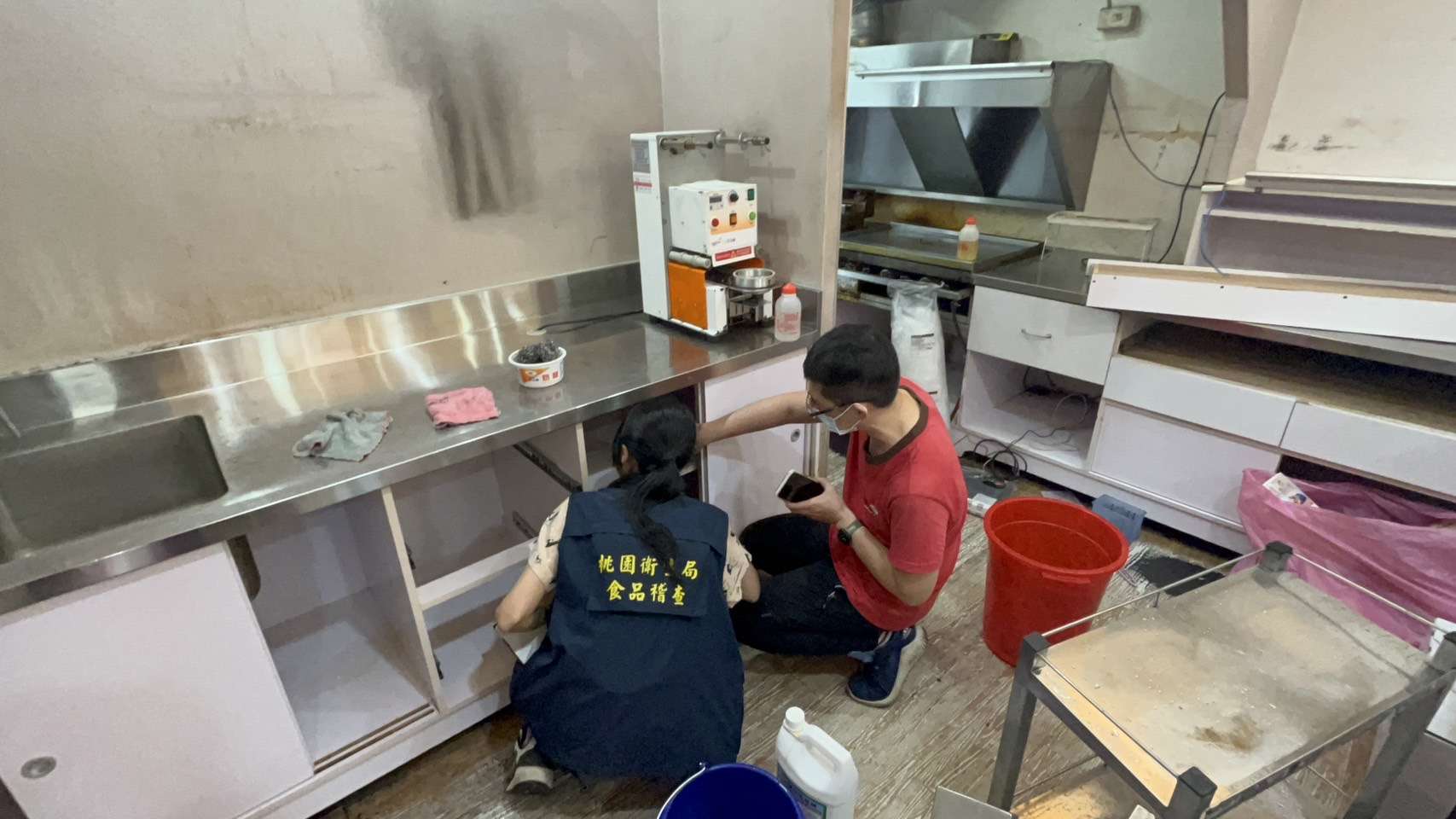 早餐店買可可驚見飄浮物 撕開封膜秒崩潰 網嚇:太噁了 S 47202326 0