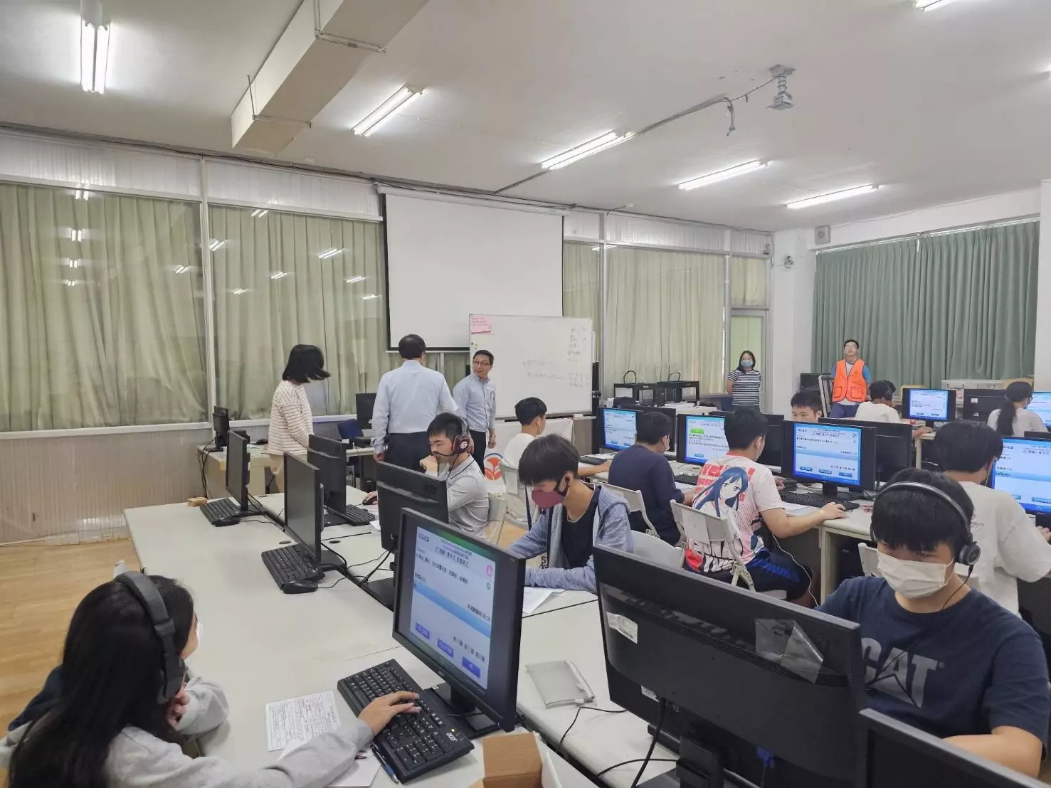 桃園英文菁英盃大賽推廣雙語教學 吸引近千名師生參與 桃園英文菁英盃大賽推廣雙語教學 吸引近千名師生參與