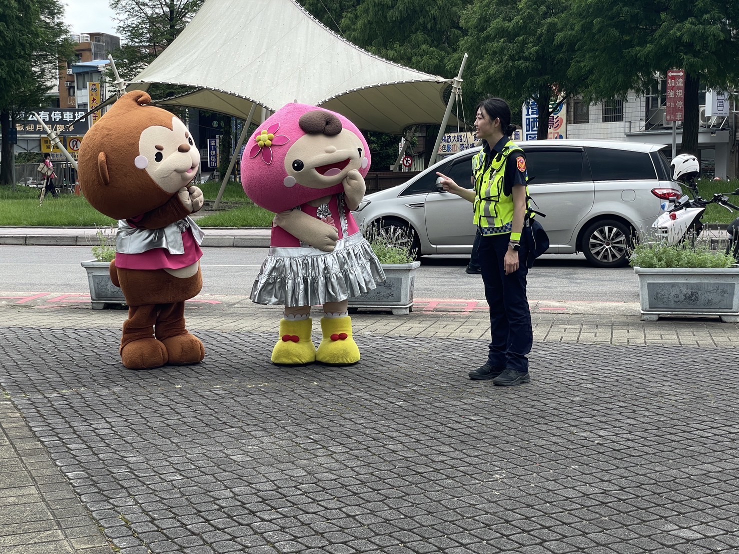 桃市警局強化民眾交安意識 攜手「ㄚ桃、園哥」拍情境劇 S 80404560