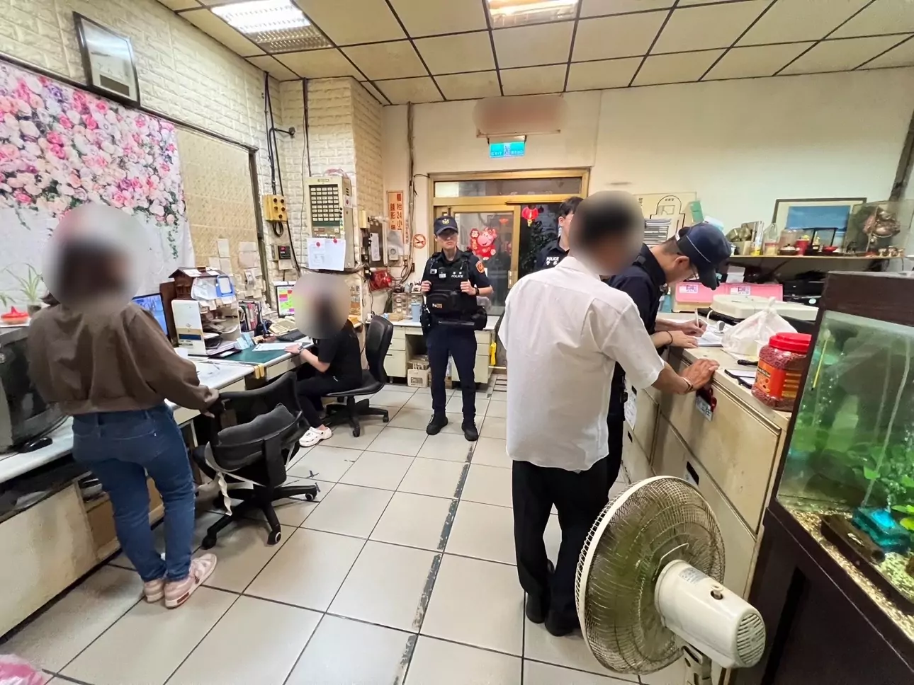 大溪警密集性掃蕩臨檢 強化地區治安維護 S 98115791 0