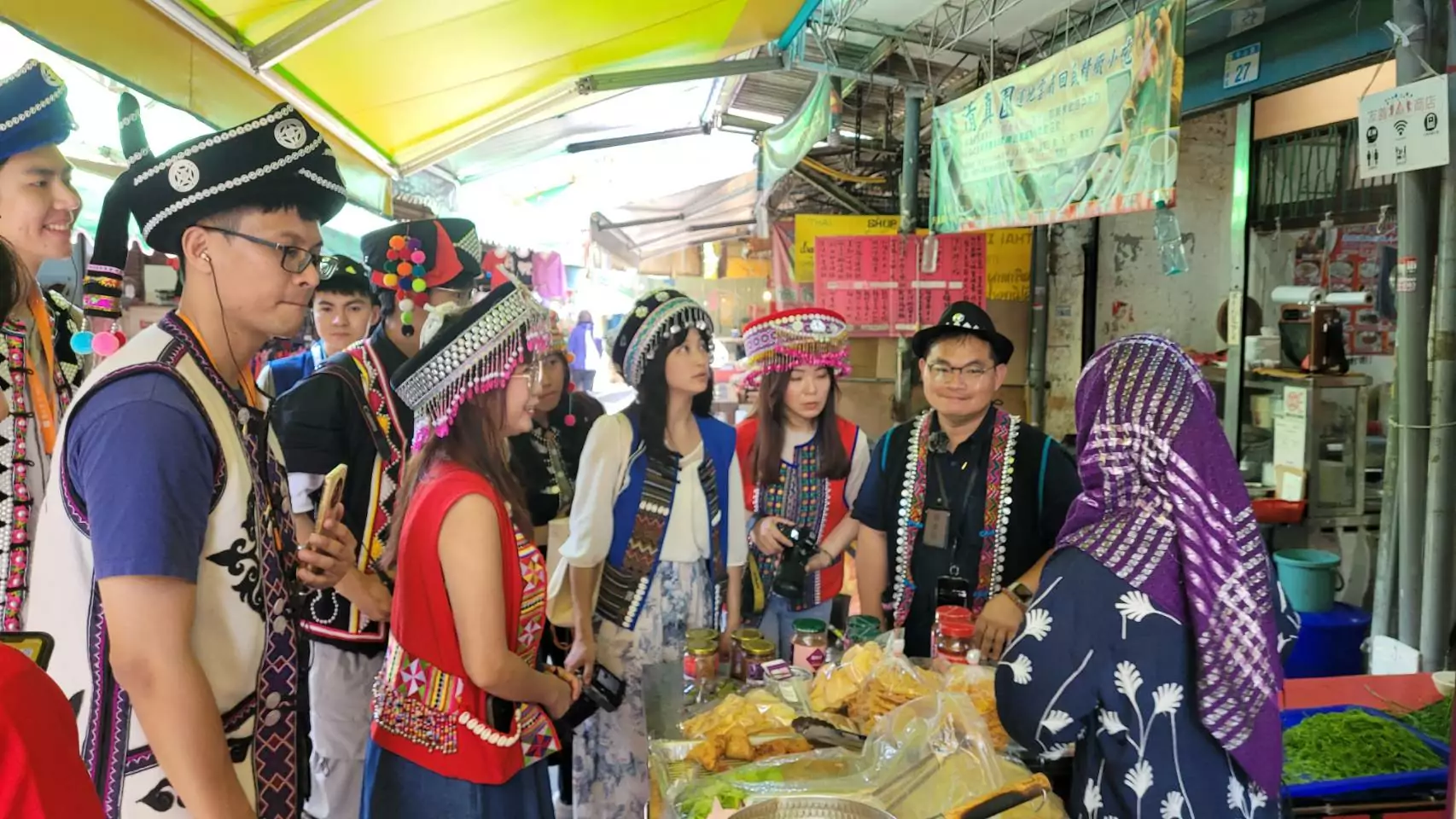 穿著民俗服飾探訪忠貞市場照片提供桃園文化局