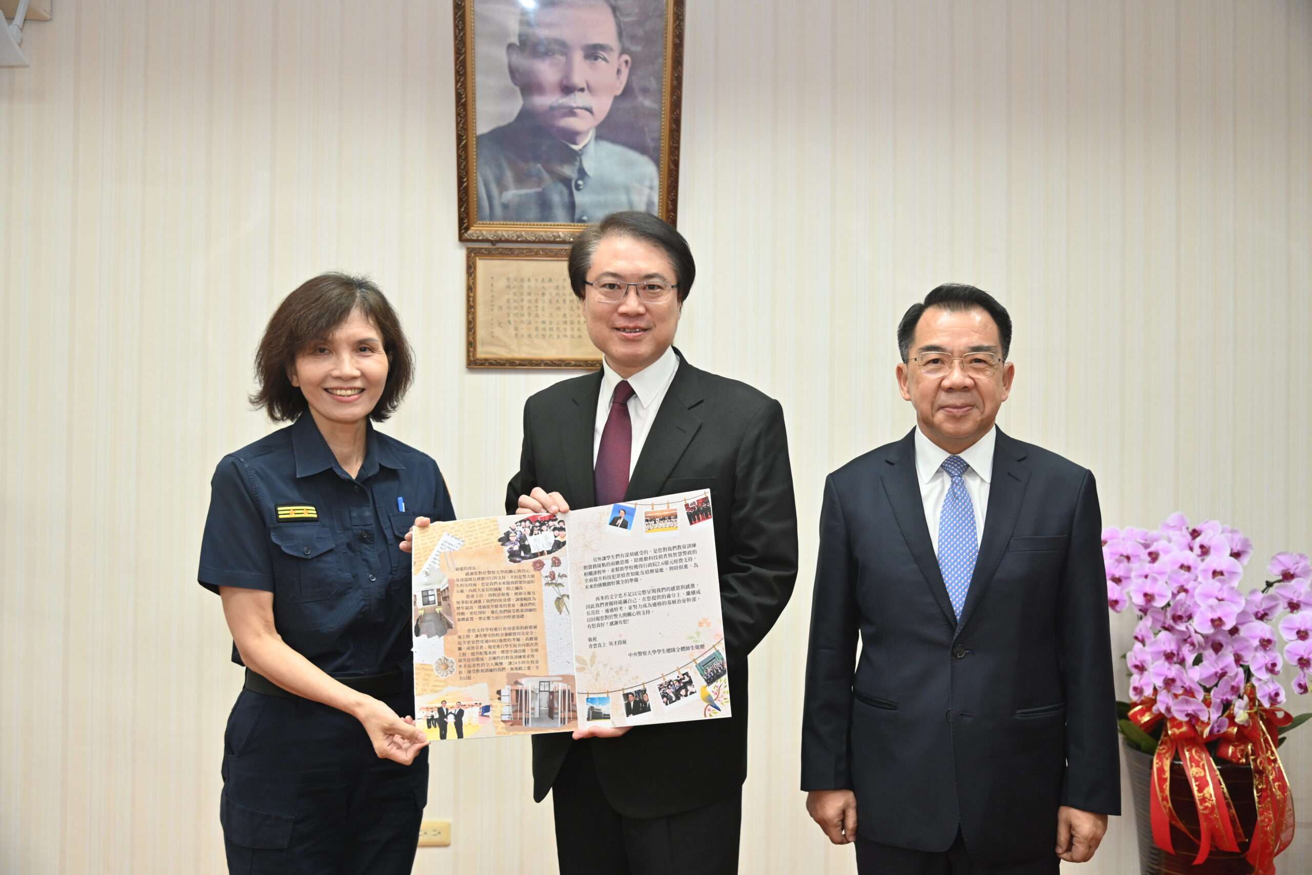林右昌關心警大生學習情形 盼持續精進教育訓練品質 致贈學生手作感謝卡片 scaled