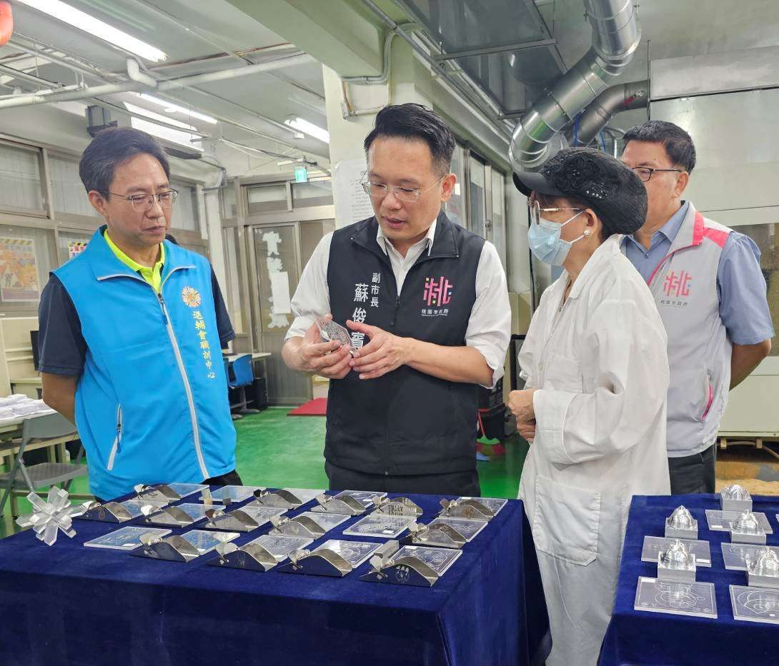 桃園就服處攜手退輔會職訓中心 徵才活動吸引逾500人參加 1062078 03214521452 0 0