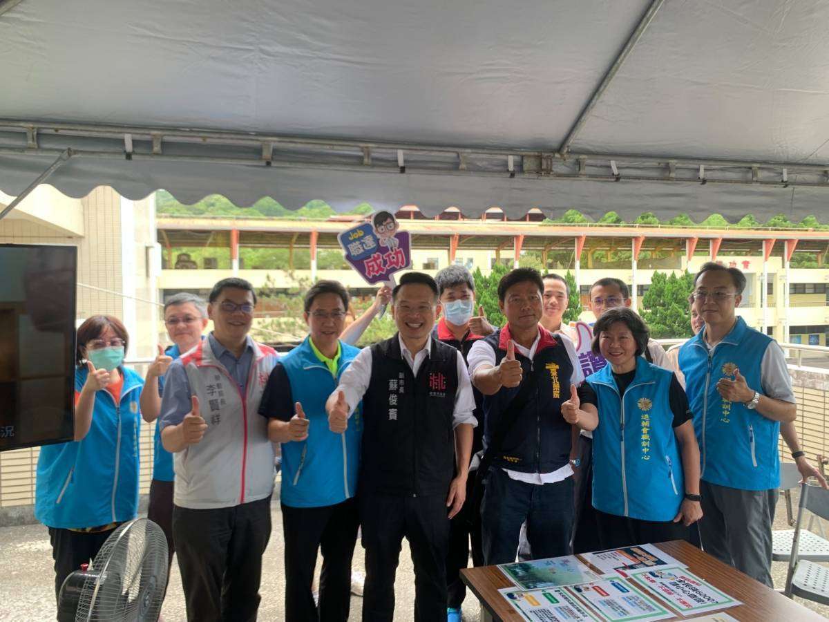 桃園就服處攜手退輔會職訓中心 徵才活動吸引逾500人參加 1062079 0 0 0