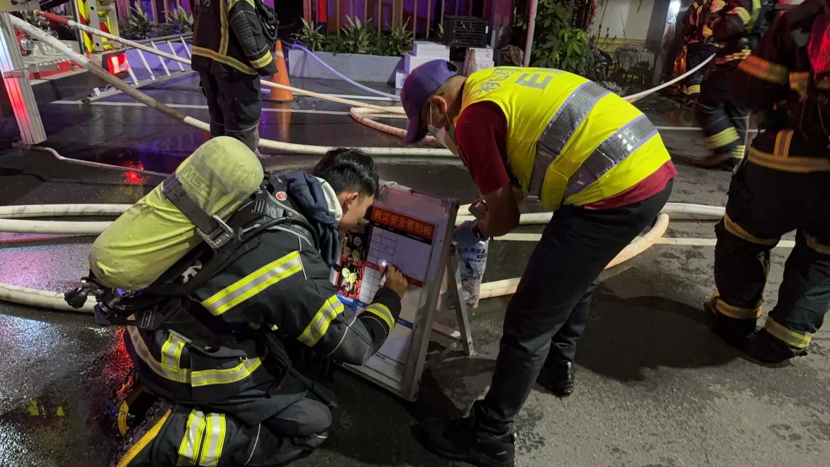 【有片】龍潭民宅暗夜火警 8名受困者獲救無礙 1330439 0