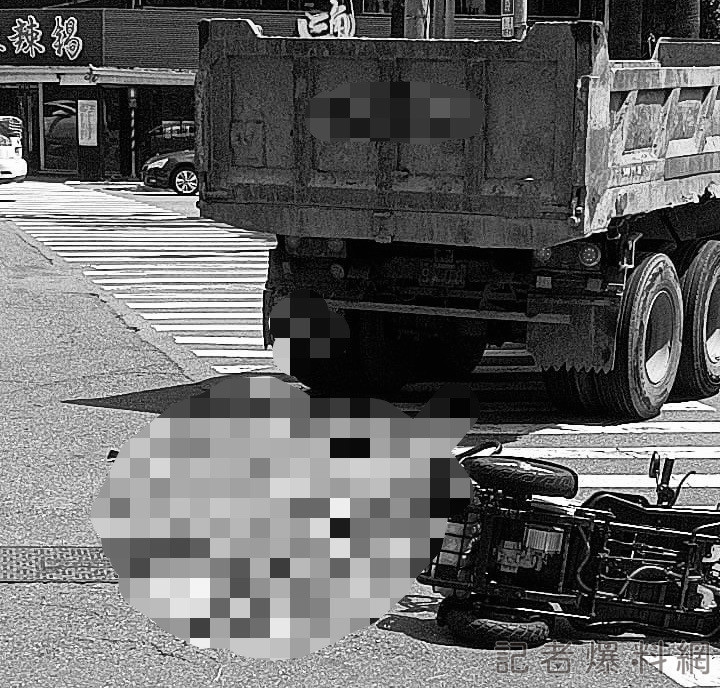 曳引車轉彎撞電動休閒車 4旬女送醫不治