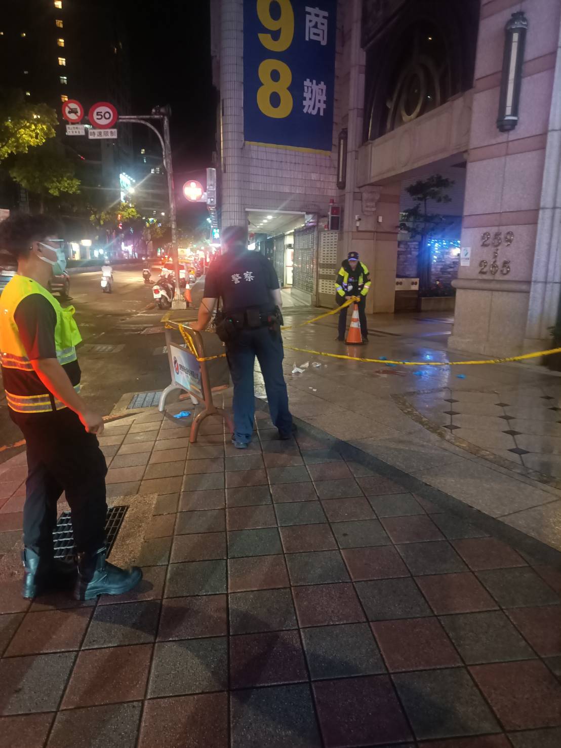 疑詐團車手爬窗脫逃失足 路人遭壓傷