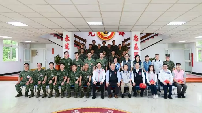 國軍端午連假堅守崗位 張善政提前贈慰勞款 國軍端午連假堅守崗位 張善政提前贈慰勞款