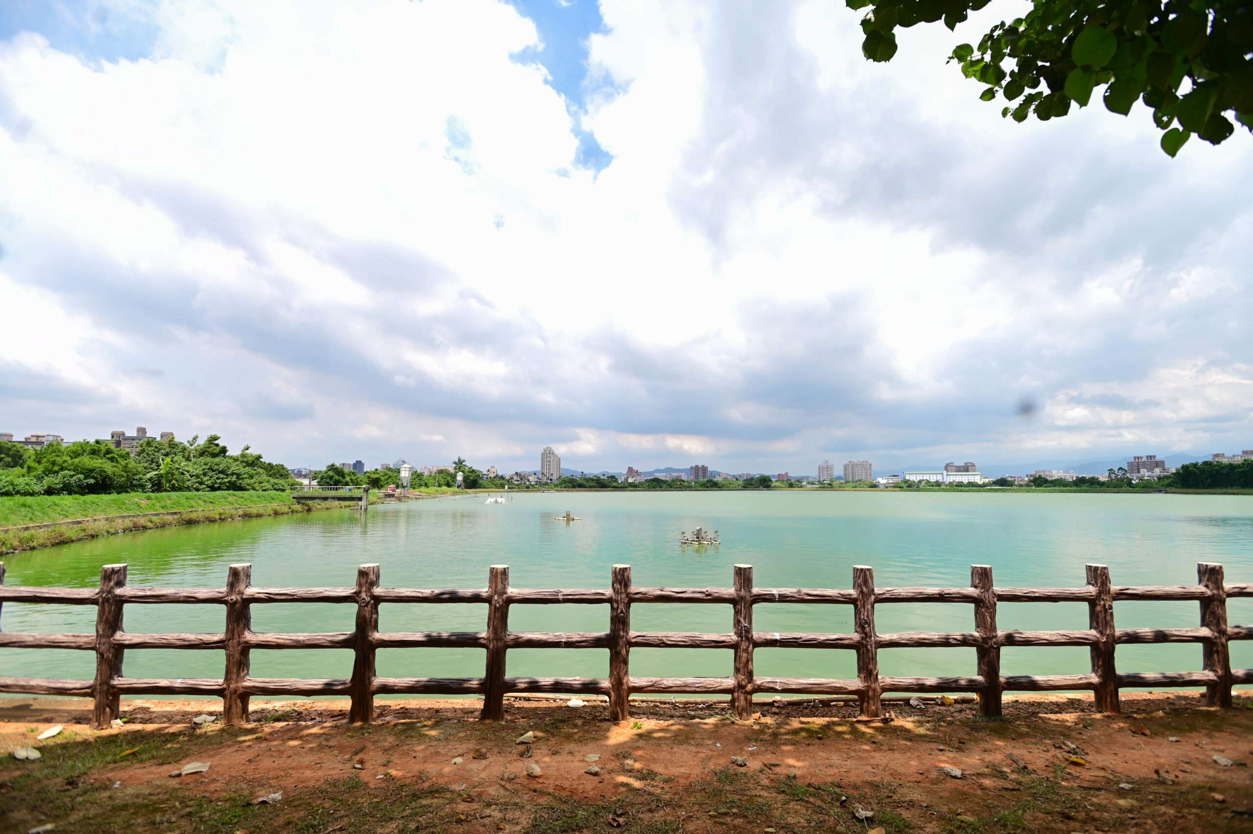 桃園大圳1-4號生態埤塘環湖步道預計10月底完工 提升市民生活品質 20240621160551753 scaled