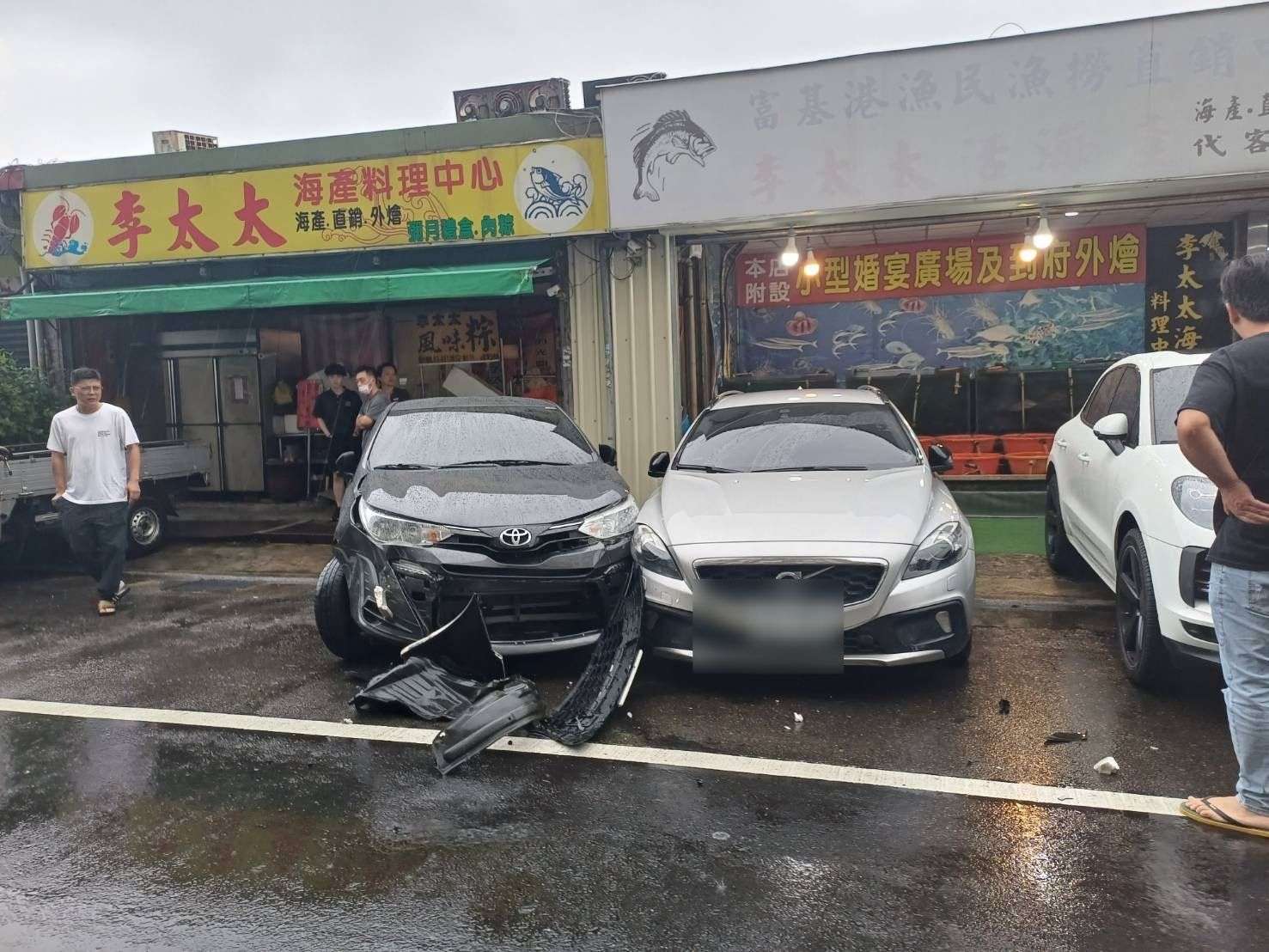 偷車賊拒捕衝撞警車 2警受傷送醫 363962 0