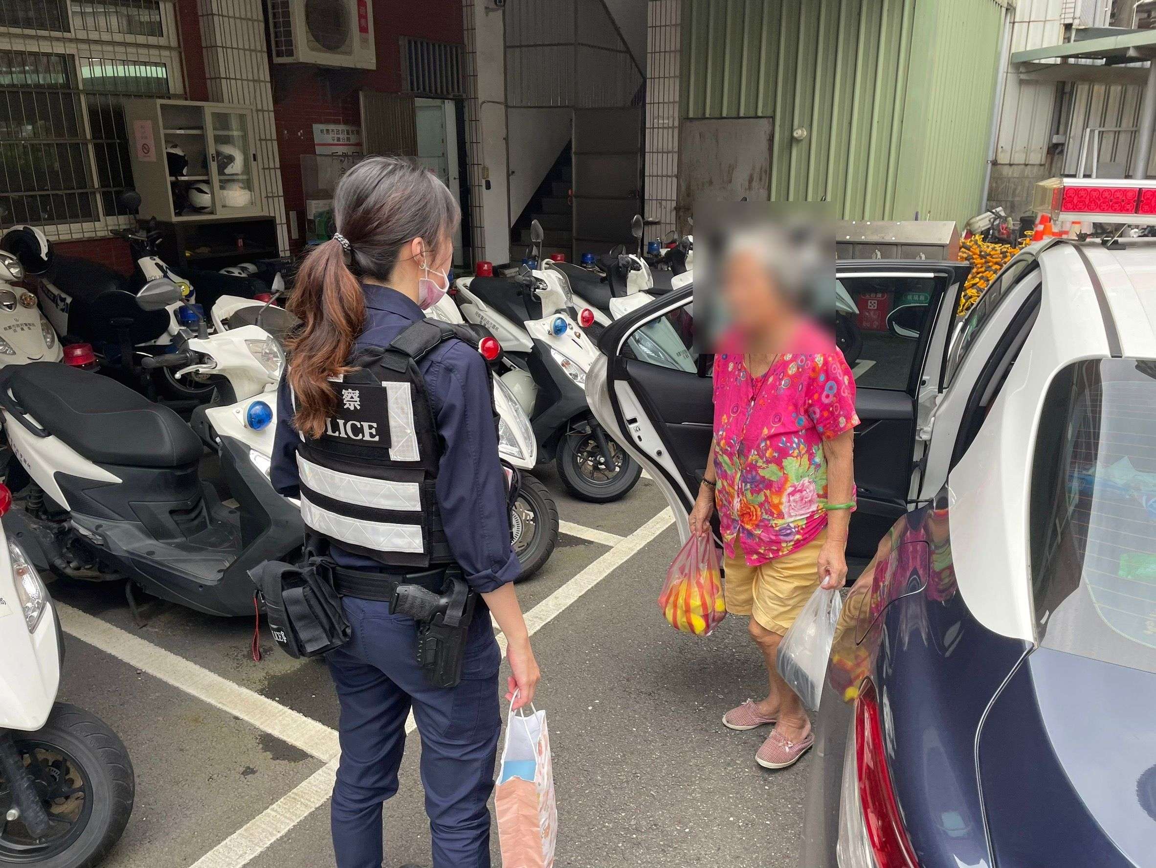 8旬婦外出購物迷路 平鎮警民合作助她返家 367959